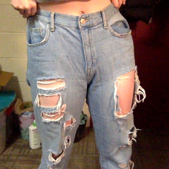 Forever 21 Distressed Boyfriend Jeans - Picture 5 of 5